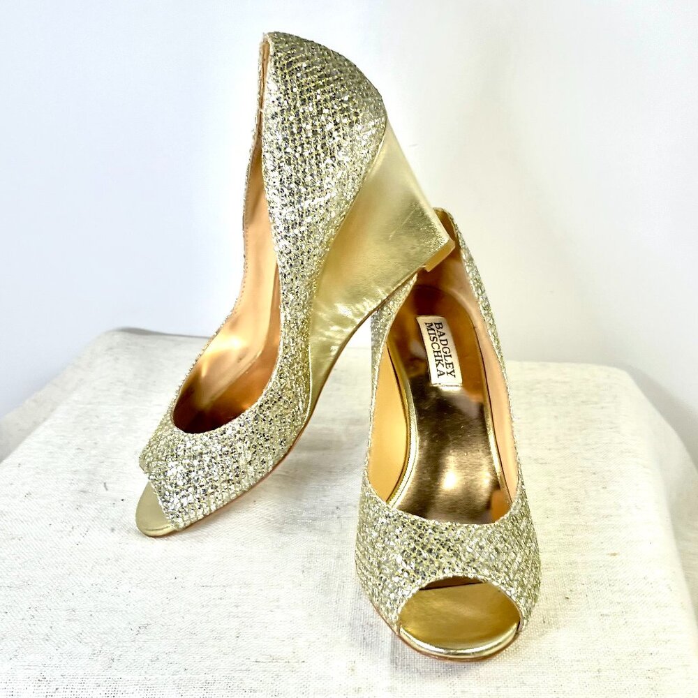 Badgley Mischka Gold Glitter Wedge Heels Size 7 1/2